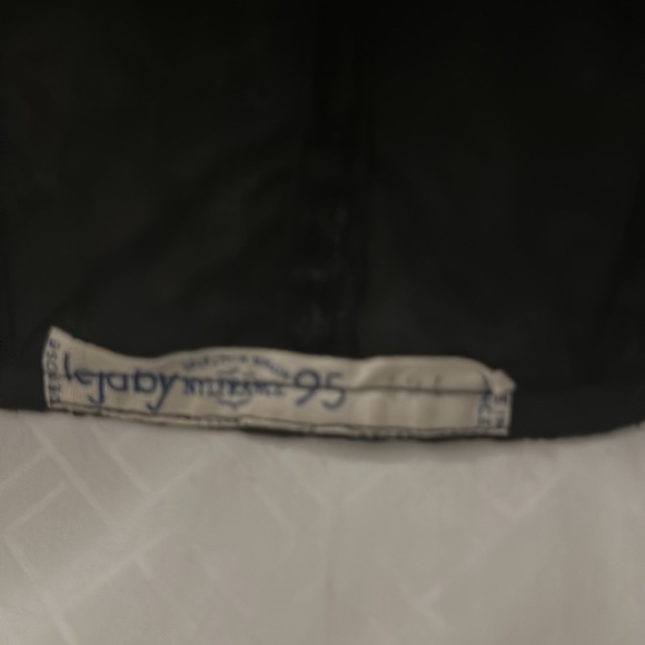 Authentic Vintage Lace Bustier 🖤 - Picture 6 of 8